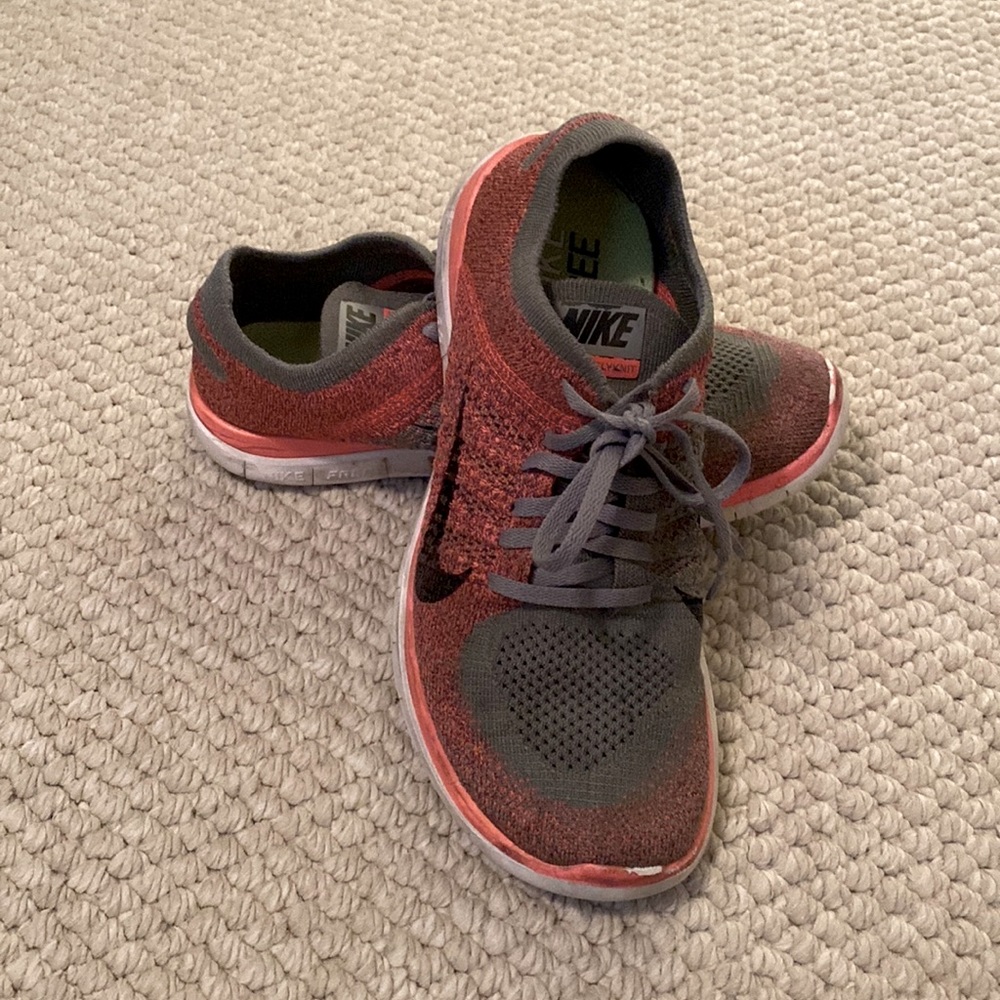 Nike flyknit size 9.5. Grey and coral. Great condition